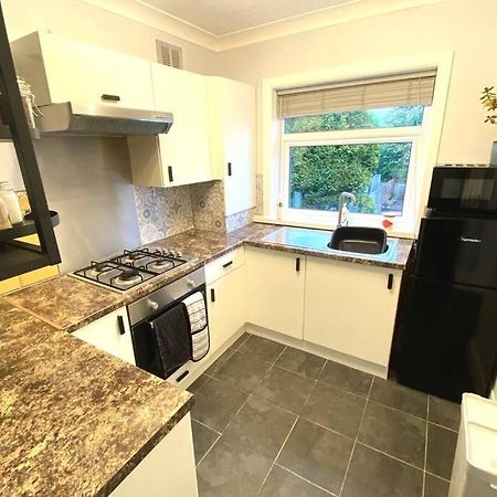 Spacious 2 Bed Apt Sleeps 4 Near Bournemouth Beach Exterior photo