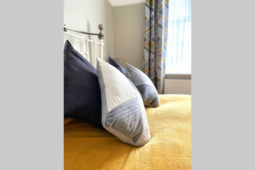 Spacious 2 Bed Apt Sleeps 4 Near Bournemouth Beach Exterior photo