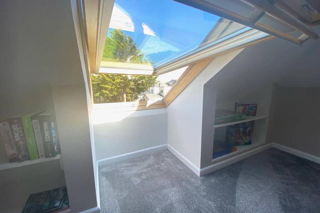 Spacious 2 Bed Apt Sleeps 4 Near Bournemouth Beach Exterior photo