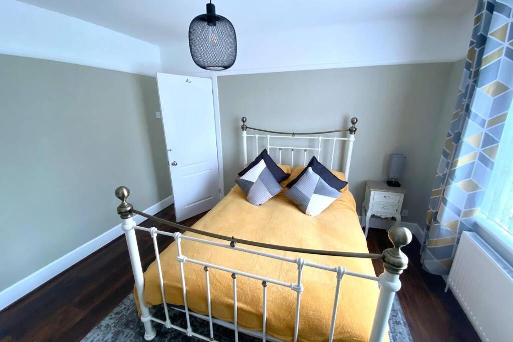 Spacious 2 Bed Apt Sleeps 4 Near Bournemouth Beach Exterior photo